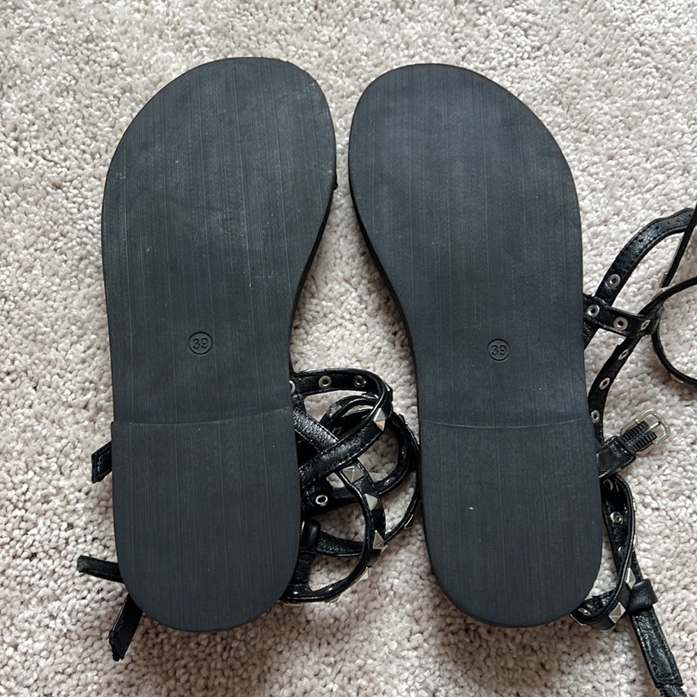 Sandals - Picture 4 of 5